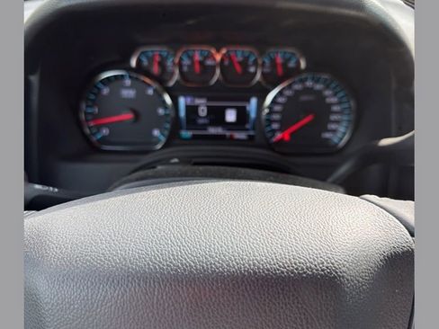 Used 2018 Chevrolet Tahoe LT image 1