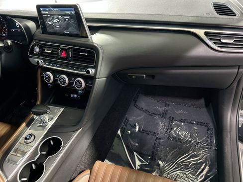 Used 2021 Genesis G70 3.3T image 39