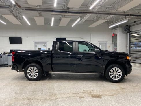 Certified 2022 Chevrolet Silverado 1500 Custom image 4
