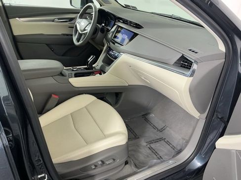 Used 2020 Cadillac XT5 Premium Luxury image 12