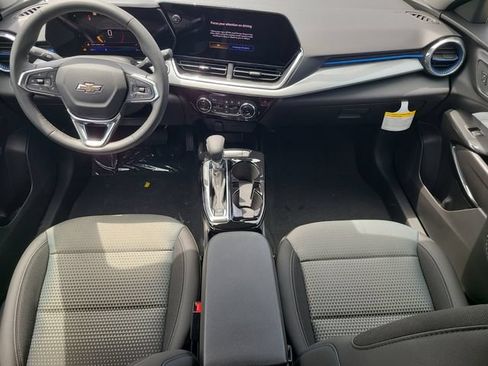 New 2026 Chevrolet Trax LT w/ Midnight Edition FWD image 13