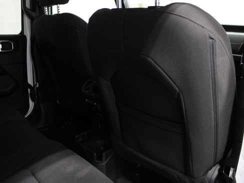Used 2023 Jeep Wrangler Unlimited Sahara w/ Cold Weather Group AWD/4WD image 20