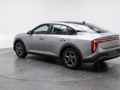 Used 2025 Kia K4 LXS image 6