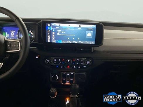 Used 2025 Jeep Wrangler Unlimited Sahara w/ Safety Group image 12