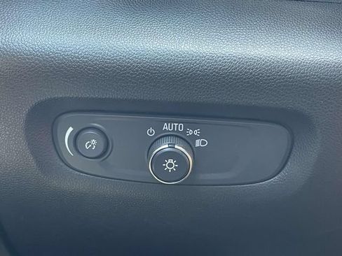 Certified 2022 Chevrolet Traverse Premier FWD image 25