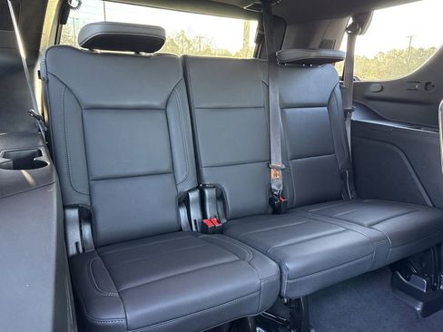 Used 2022 Chevrolet Tahoe Z71 w/ Luxury Package image 18