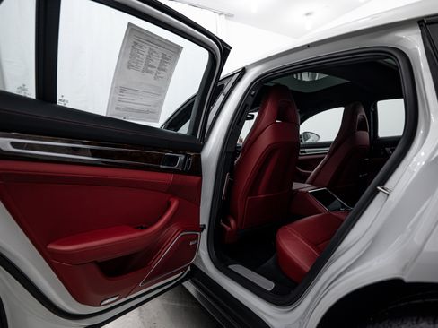 Certified 2022 Porsche Panamera 4 image 21