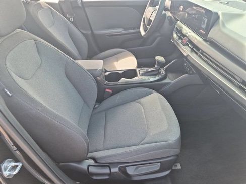 Used 2025 Kia K4 FWD image 30