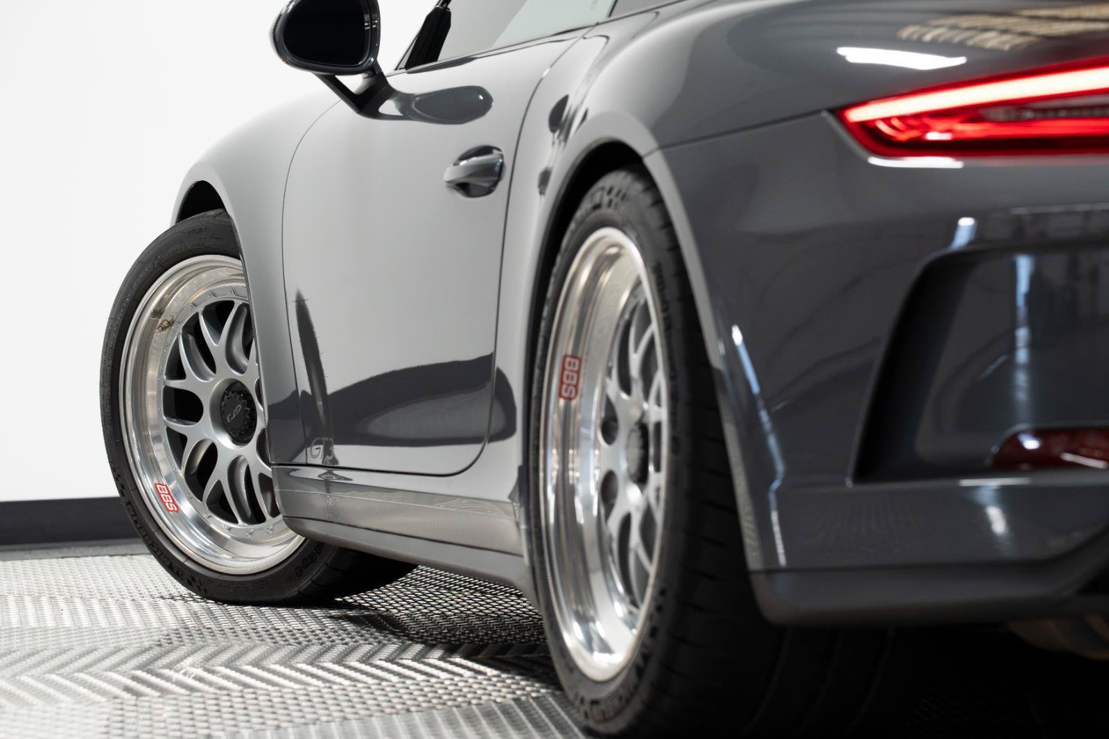 Used 2018 Porsche 911 GT3 RWD image 34