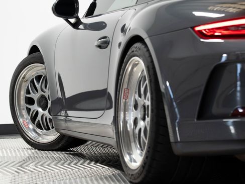 Used 2018 Porsche 911 GT3 RWD image 34