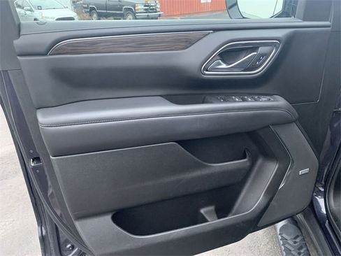 Used 2022 Chevrolet Suburban Z71 w/ Z71 Off-Road Package image 22