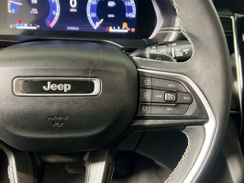 Used 2023 Jeep Grand Cherokee L Laredo image 19
