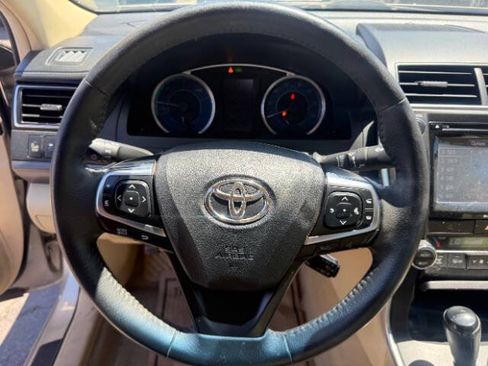 Used 2017 Toyota Camry XLE w/ Moonroof Package FWD image 10