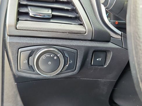 Used 2020 Ford Fusion SE image 15