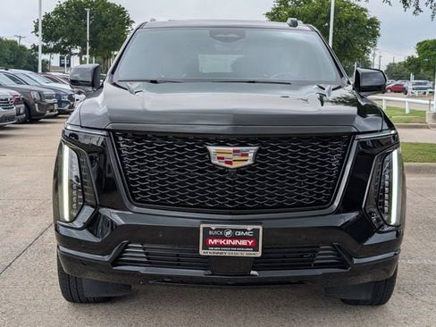 Used 2025 Cadillac Escalade Sport AWD/4WD image 6