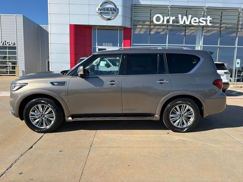 Used 2019 INFINITI QX80 Luxe RWD image 2