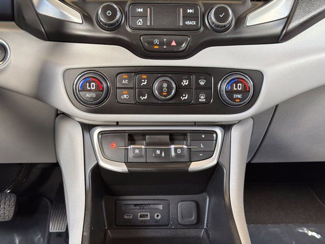 Used 2023 GMC Terrain SLT w/ Tech Package FWD image 19