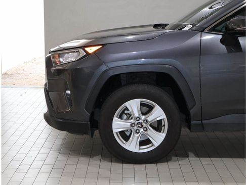 Used 2021 Toyota RAV4 XLE w/ Convenience Package AWD/4WD image 4