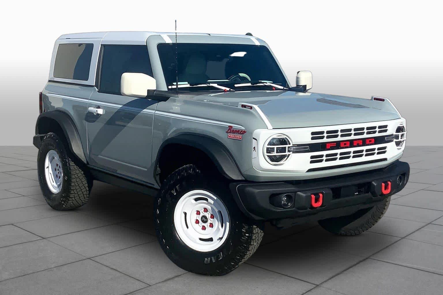 Used 2024 Ford Bronco Heritage Edition AWD/4WD image 3