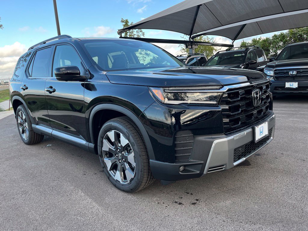 New 2026 Honda Pilot Touring image 2