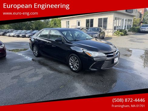 Used 2017 Toyota Camry XLE w/ Convenience Package FWD image 1