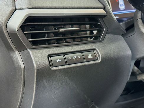 Used 2022 Nissan Altima 2.5 SR w/ Midnight Edition Package FWD image 9