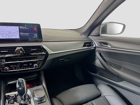 Used 2023 BMW 530i xDrive 530i xDrive w/ Premium Package image 25