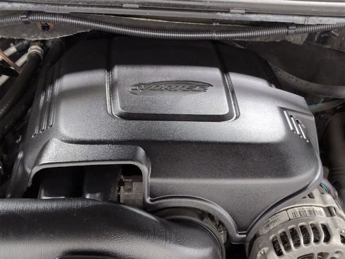 Used 2011 Chevrolet Suburban LT image 14