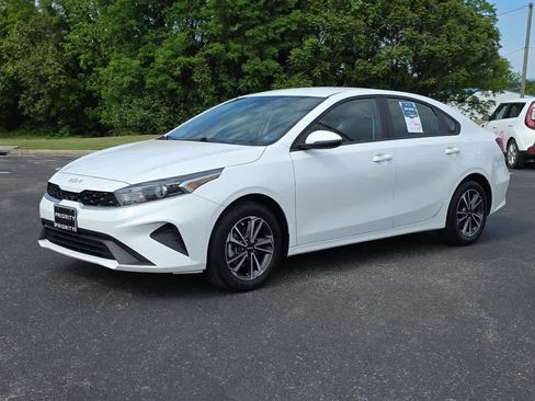 Used 2024 Kia Forte LXS w/ LXS Technology Package FWD image 7