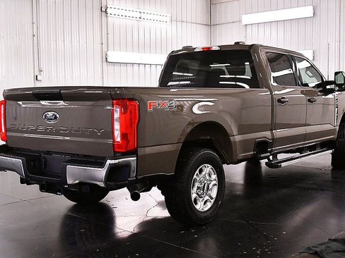 New 2026 Ford F250 XLT w/ FX4 Off-Road Package image 7
