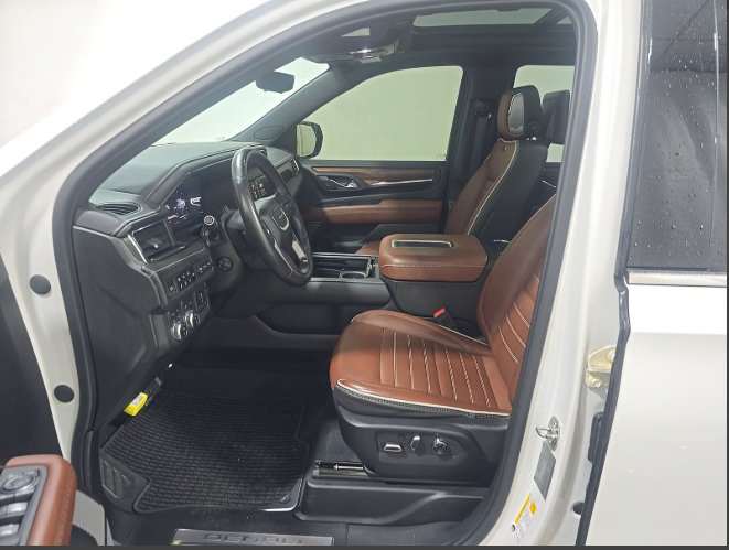 Used 2023 GMC Yukon Denali Ultimate w/ LPO, Floor Liner Package AWD/4WD image 7