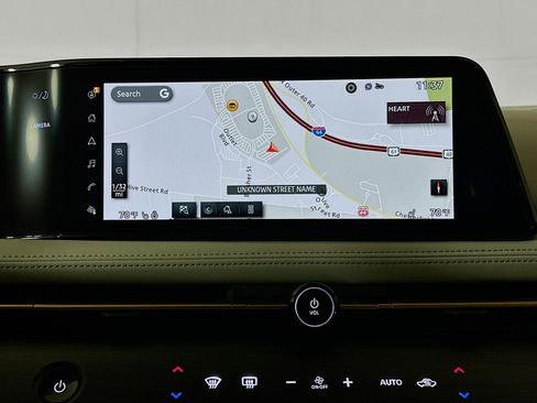 Used 2023 Nissan Ariya AWD image 22