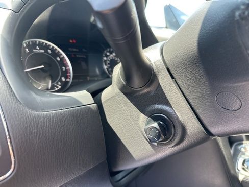 Used 2022 Nissan Armada SV image 31