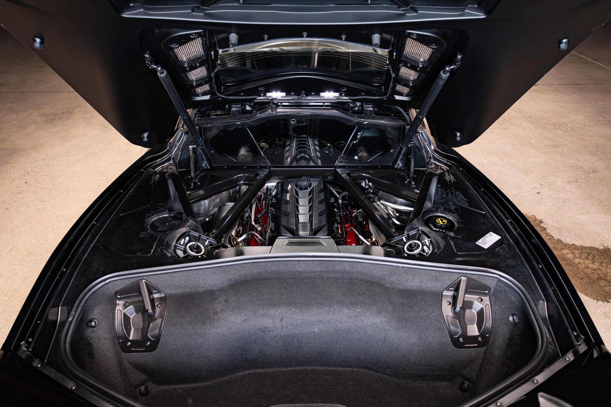 Used 2024 Chevrolet Corvette Stingray Coupe w/ Z51 Performance Package RWD image 23