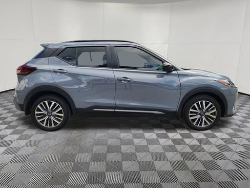 Used 2024 Nissan Kicks SR w/ SR Premium Package FWD image 4