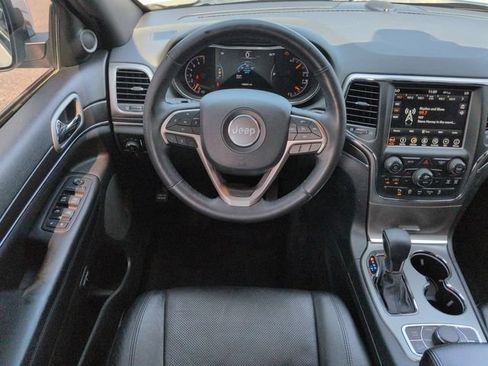 Used 2018 Jeep Grand Cherokee Limited AWD/4WD image 16