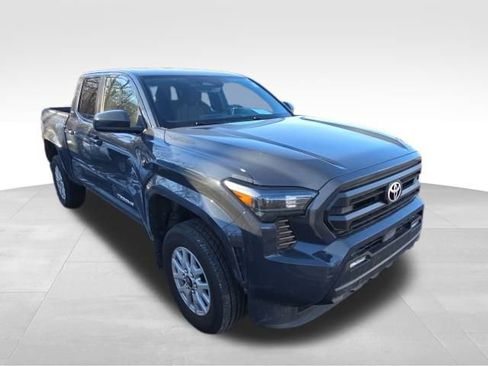 Used 2024 Toyota Tacoma SR5 image 9