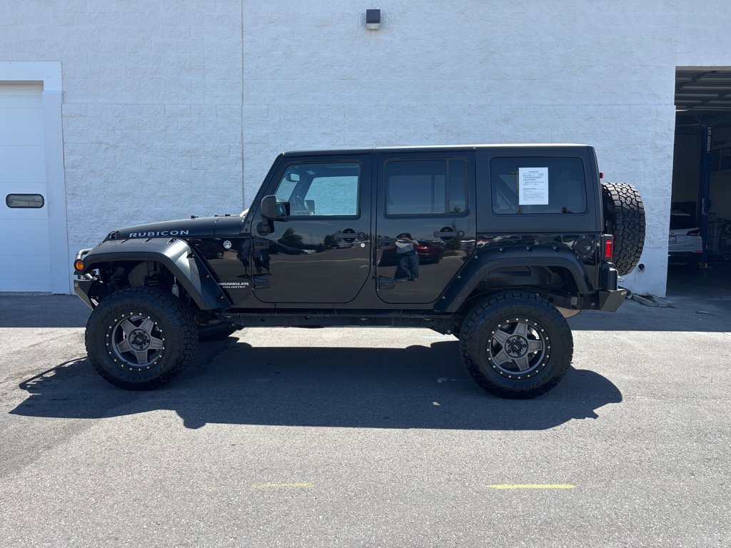 Used 2017 Jeep Wrangler Unlimited Rubicon w/ Cold Weather Group AWD/4WD image 3