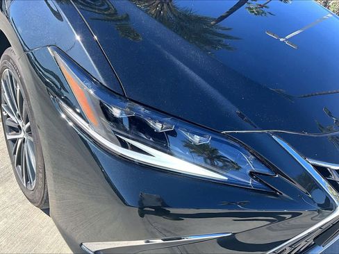 Used 2024 Lexus ES 300h w/ Premium Package image 28