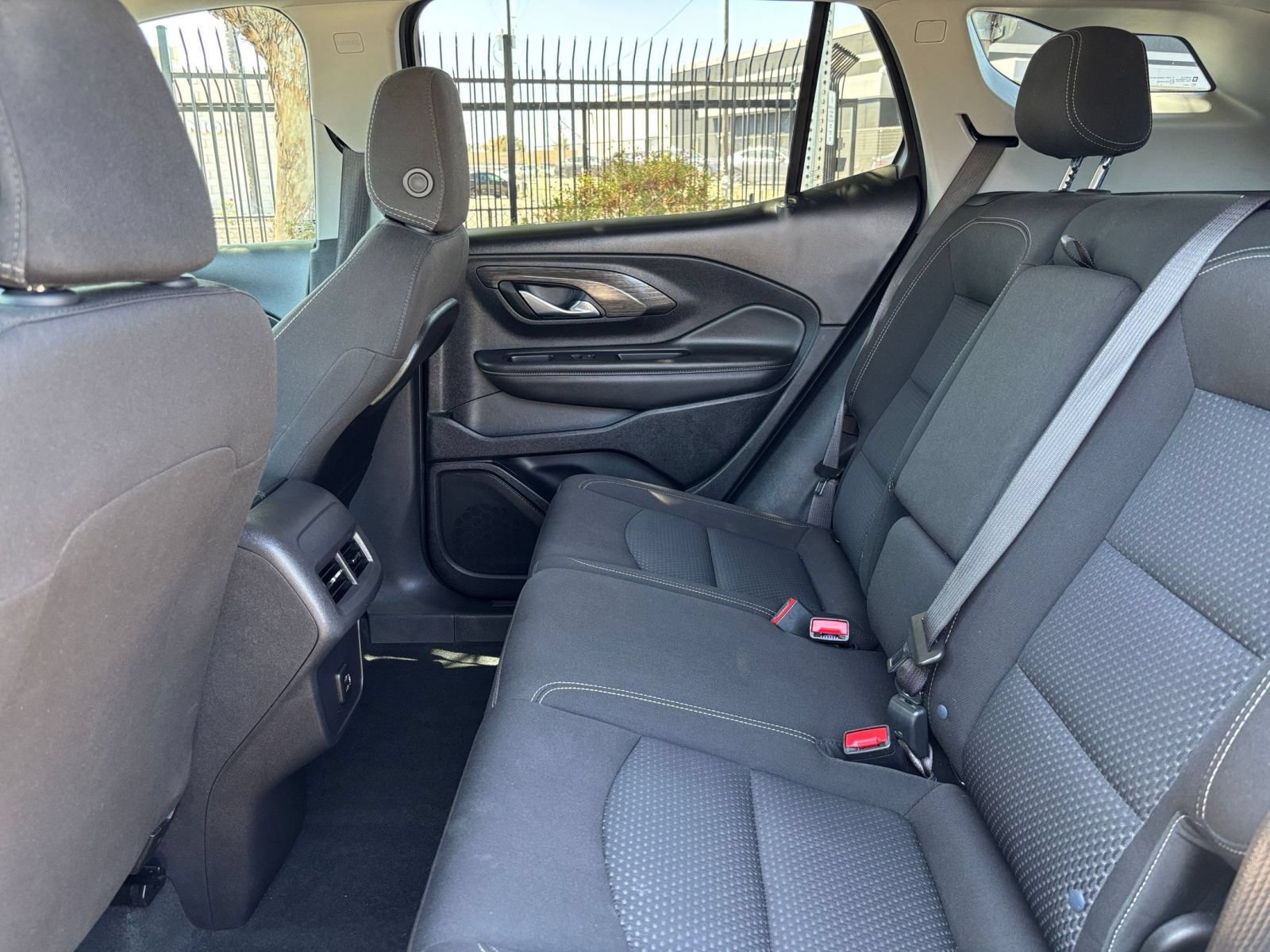 Used 2024 GMC Terrain SLE FWD image 24