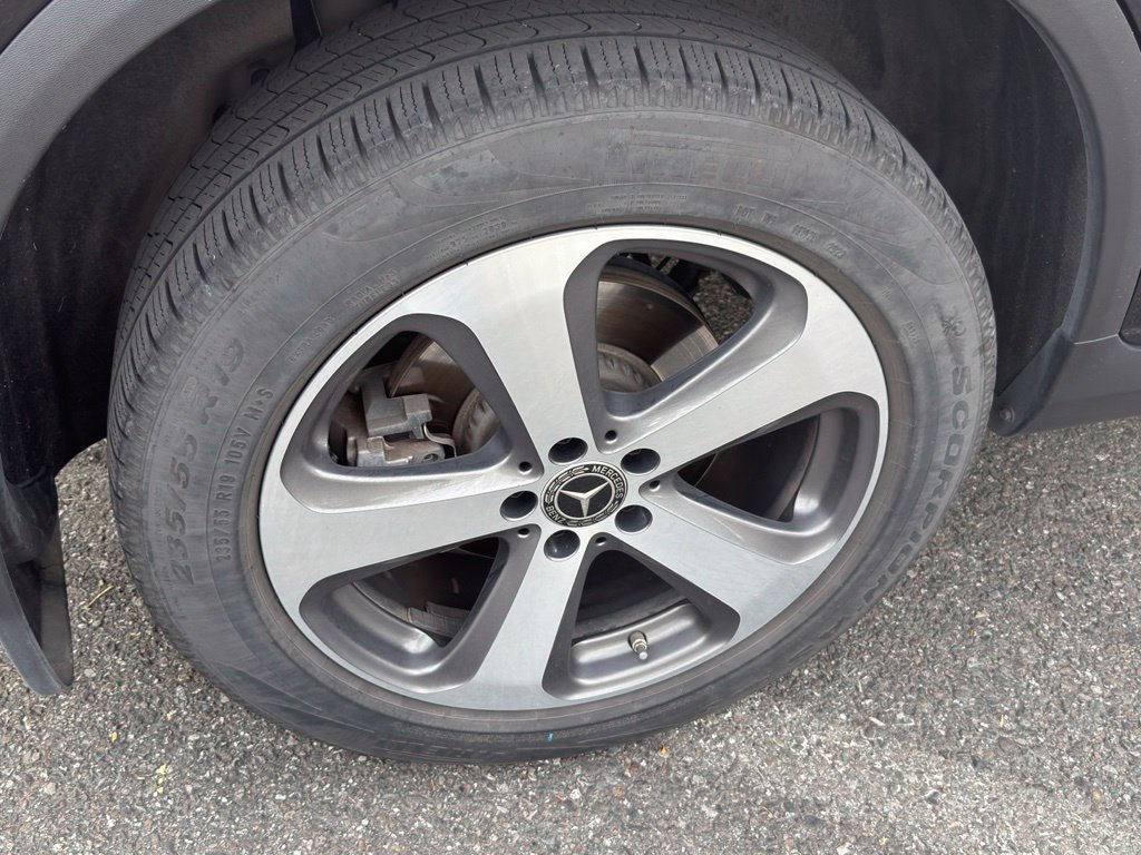Used 2019 Mercedes-Benz GLC 300 4MATIC image 9
