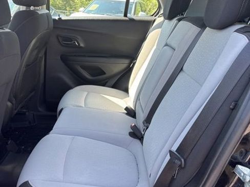 Used 2017 Chevrolet Trax LS AWD/4WD image 10