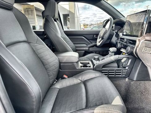 Used 2025 Toyota 4Runner TRD Off-Road image 24