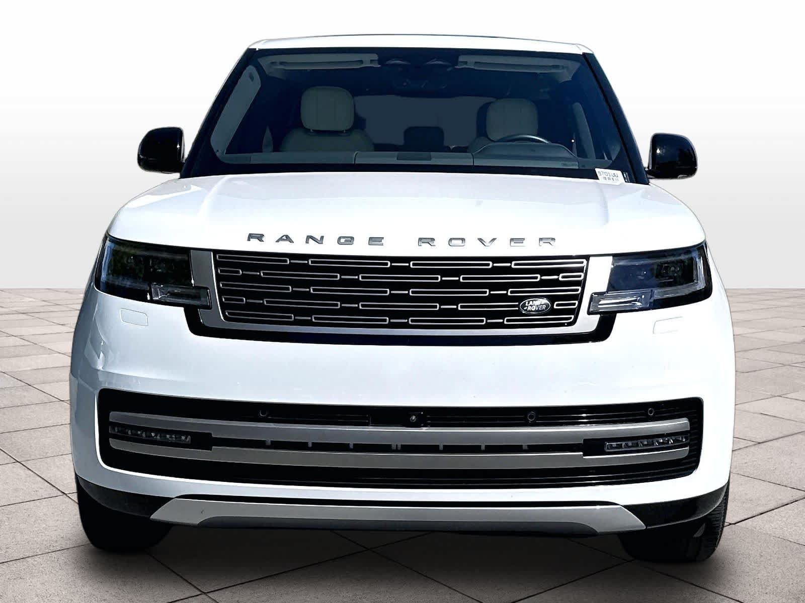 Used 2025 Land Rover Range Rover SE AWD/4WD image 8