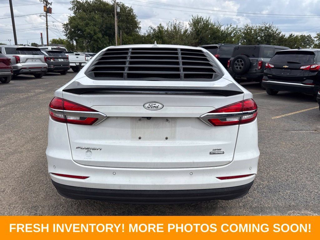 Used 2020 Ford Fusion SE FWD image 3