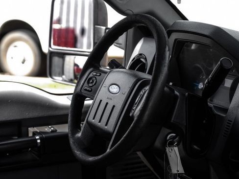 Used 2016 Ford F250 XL w/ XL Appearance Package image 9