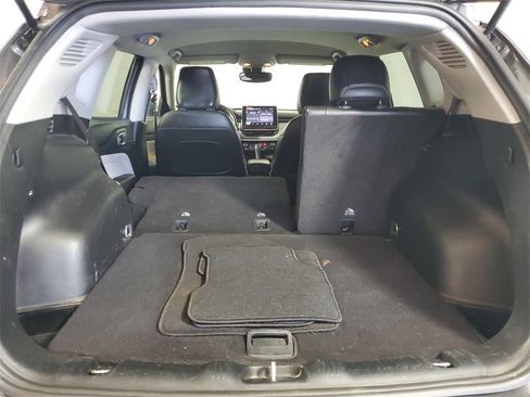 Used 2022 Jeep Compass Latitude image 24