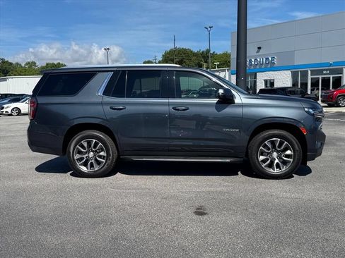Used 2021 Chevrolet Tahoe LT w/ LT Signature Package AWD/4WD image 2