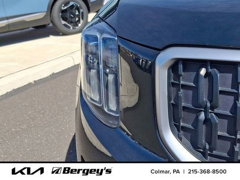 Used 2023 Kia Telluride EX image 11