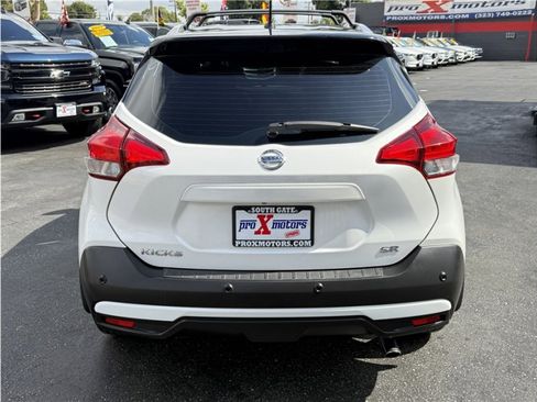 Used 2020 Nissan Kicks SR w/ SR Premium Package image 13